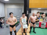 大日本プロレス会場で永尾＆大谷父が募金活動